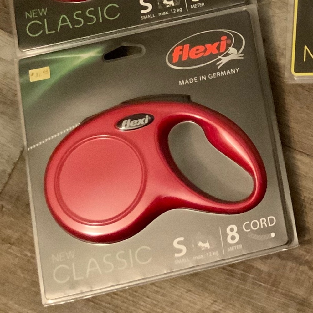 Flexi Classic Red Retractable Leash (Small-Up to 12kg/26lbs)